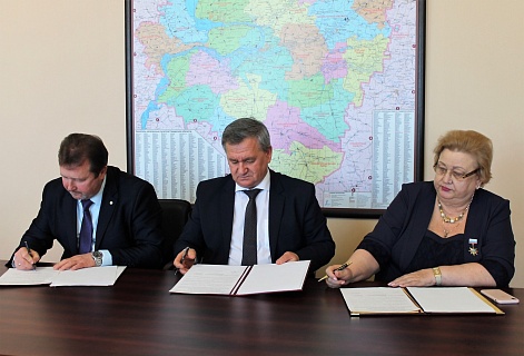 Состоялось подписание отраслевого Соглашения между министерством сельского хозяйства и продовольствия Самарской области, отраслевым профсоюзом и региональным «Союзом работодателей»